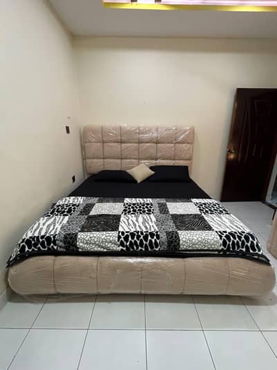 Bubble - Bed with  Vanity Mirror set