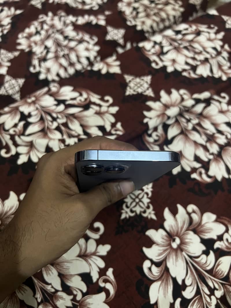 iphone 13 Pro Max 4