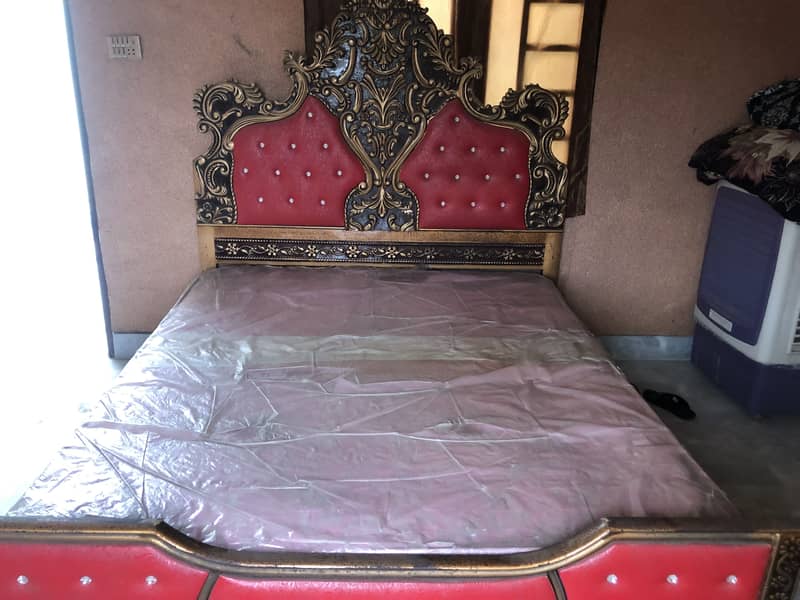 King bed 0