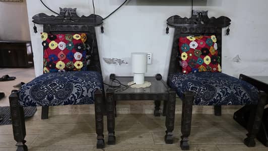 Set if 2 Chairs and a Table
