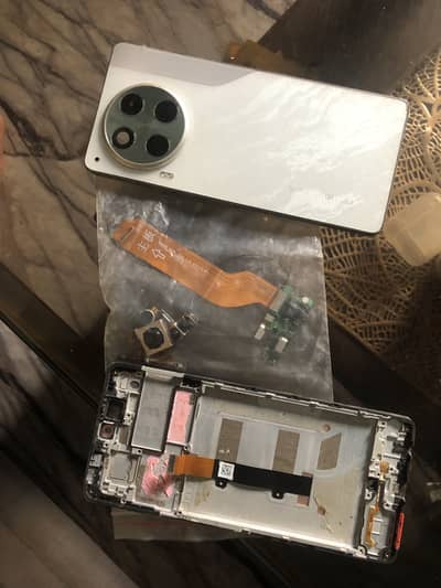 Tecno CAMON 30
