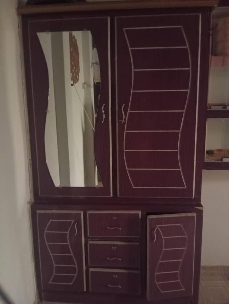wall cupboard 0