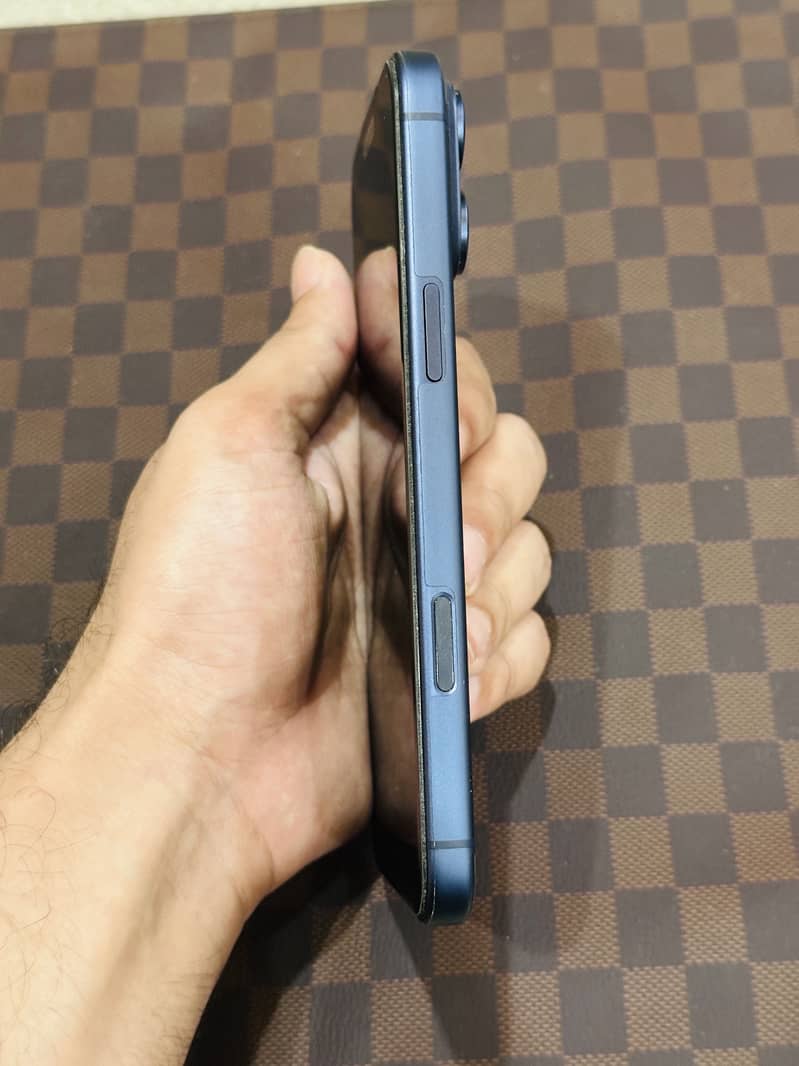 Apple iPhone 17 Pro Max 2