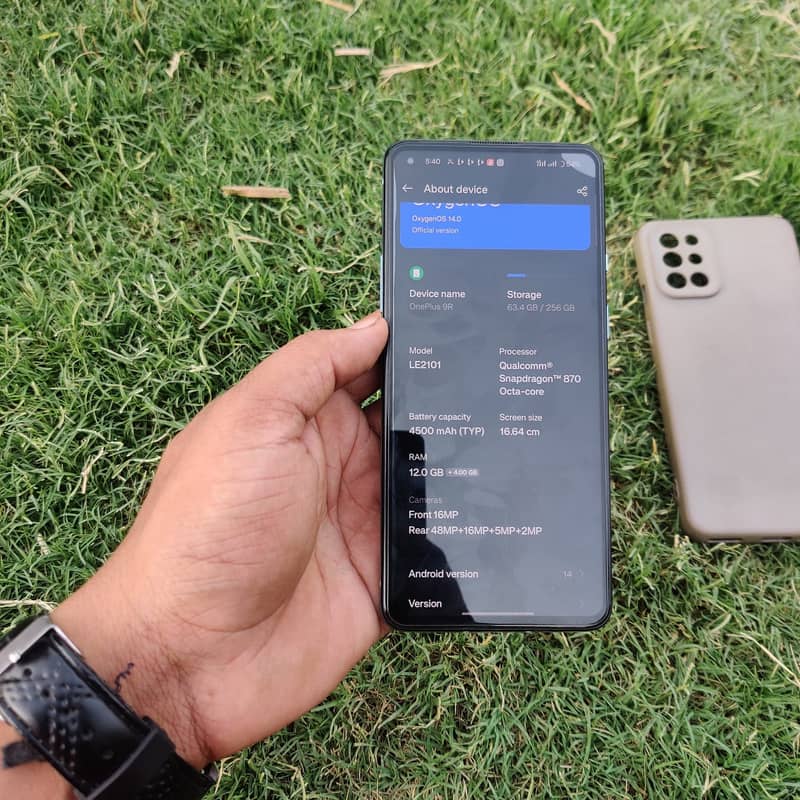 One Plus 9R 1