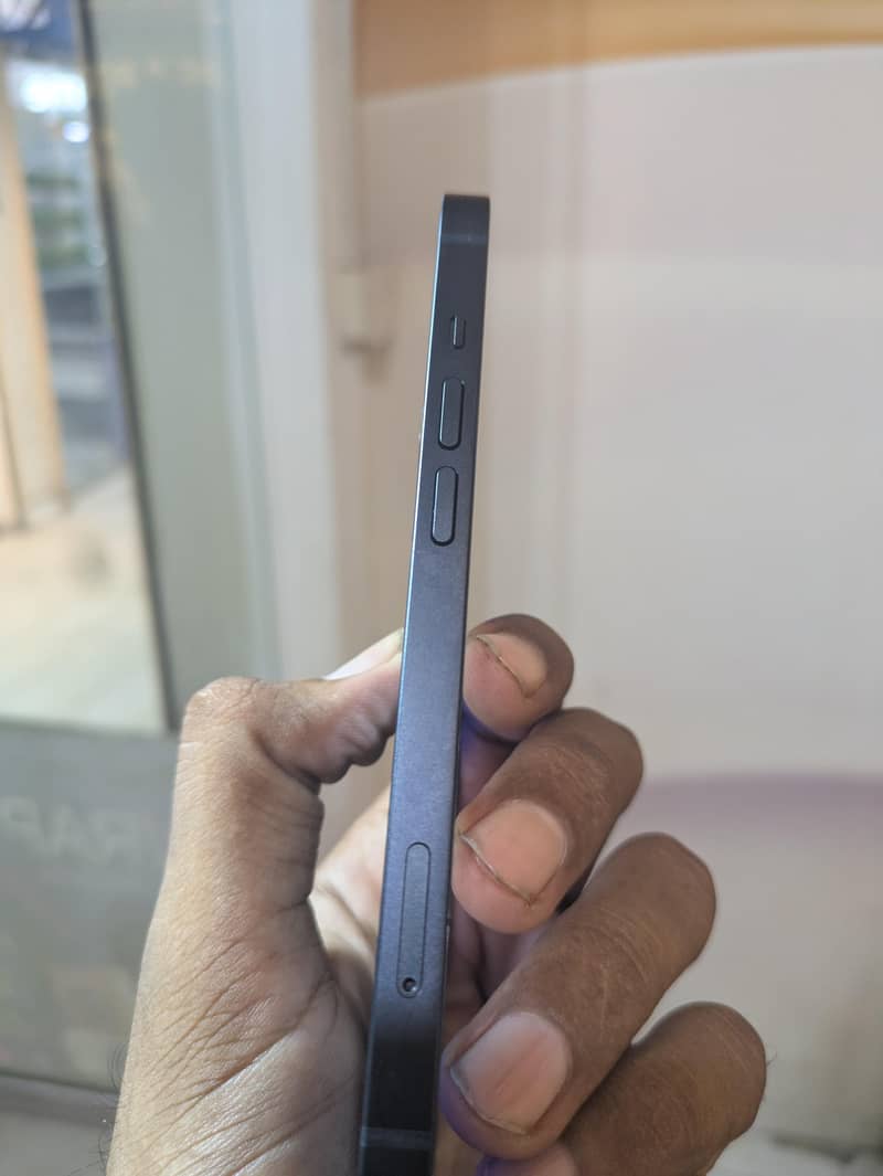 Iphone 13 4