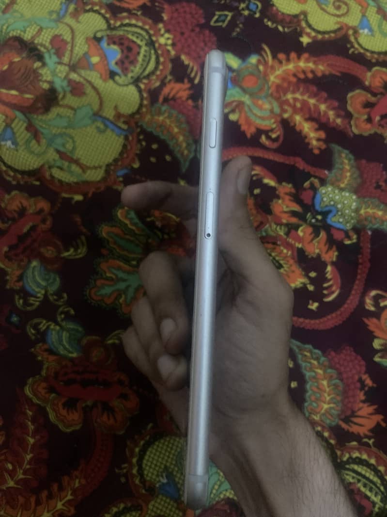 Apple iPhone 7 Plus 1