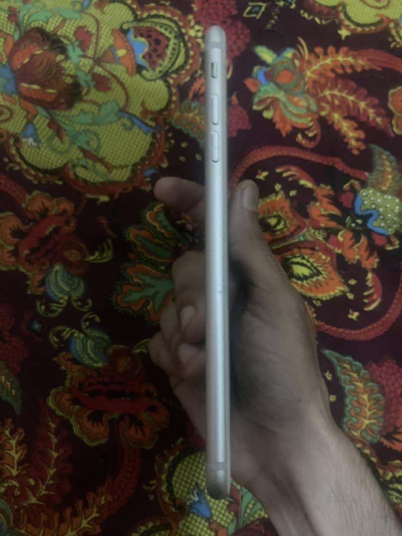 Apple iPhone 7 Plus 2