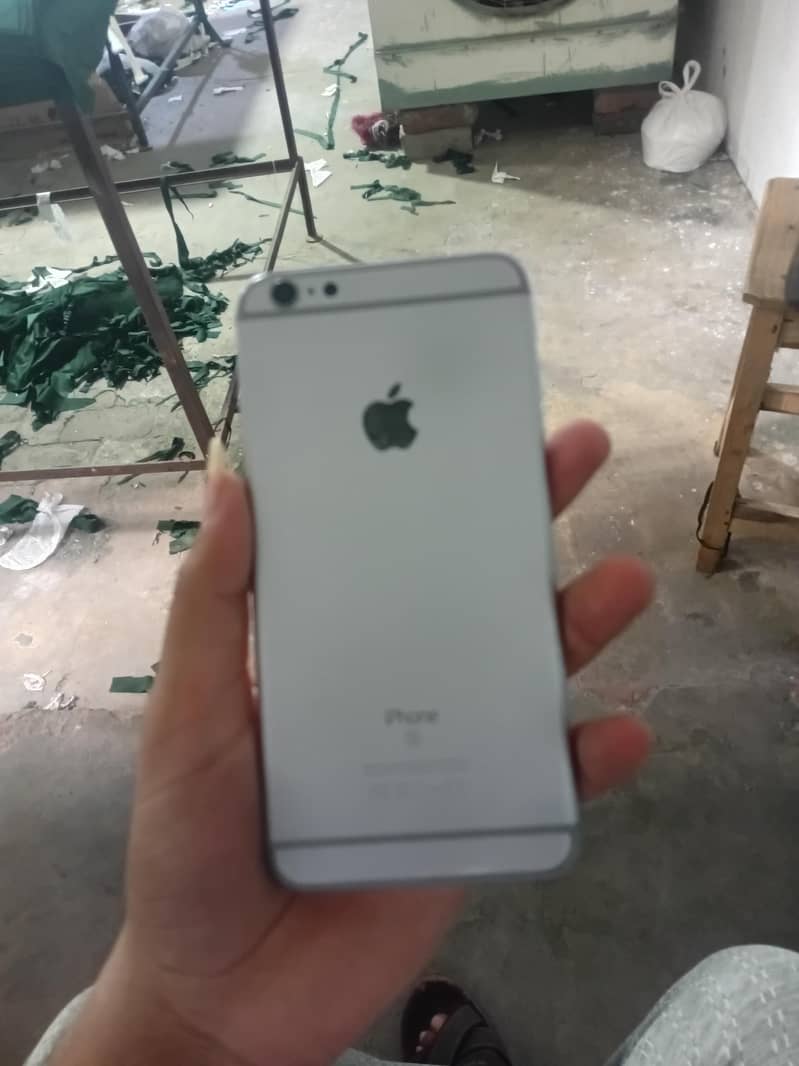 Apple iPhone 6S Plus 0