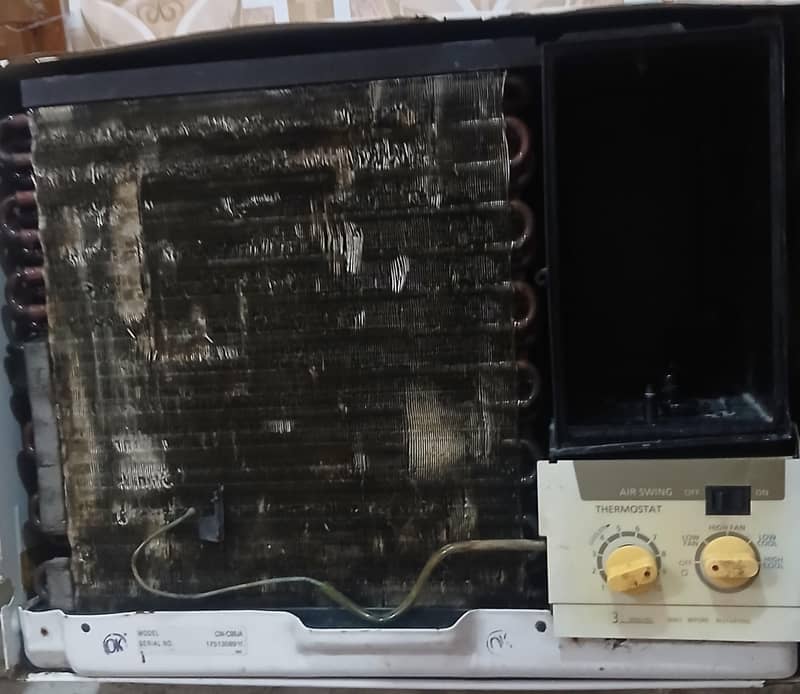 window AC 1