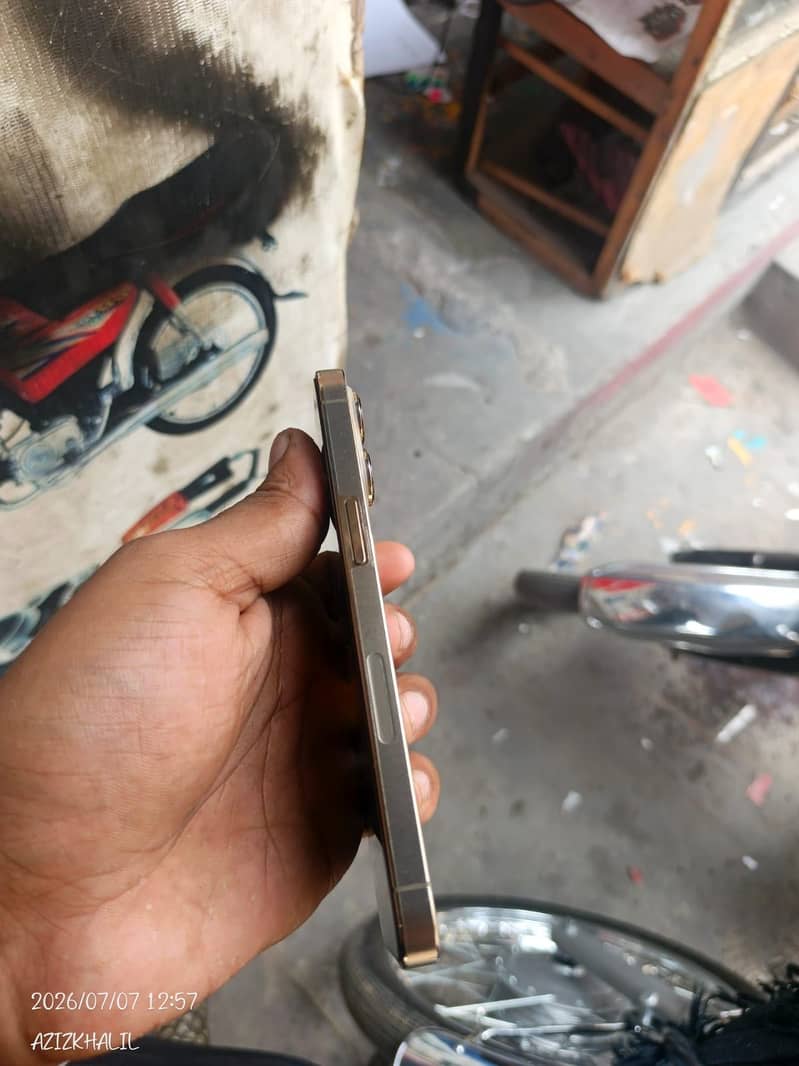 Apple iPhone 13 Pro 0