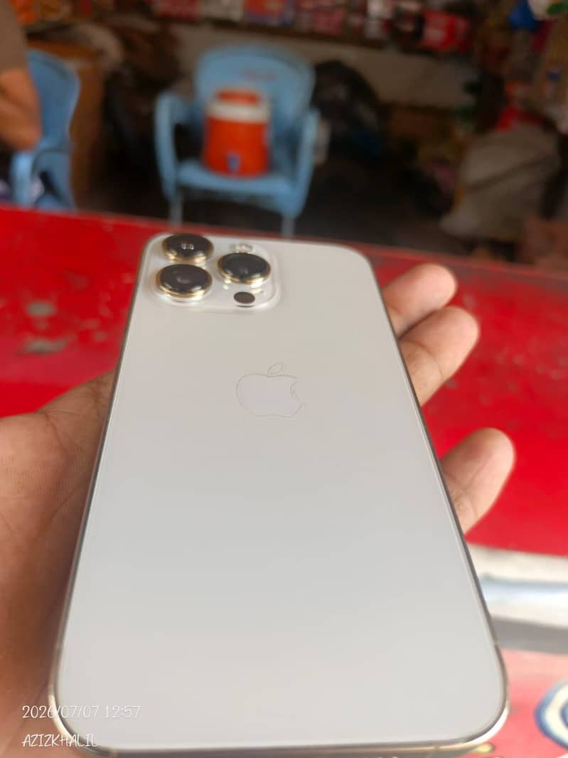 Apple iPhone 13 Pro 1