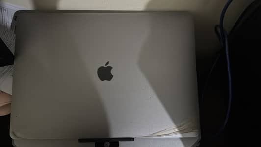 MacBook Pro 15-inch 2017 | i7 | 16GB RAM | 512GB SSD | Original Charge
