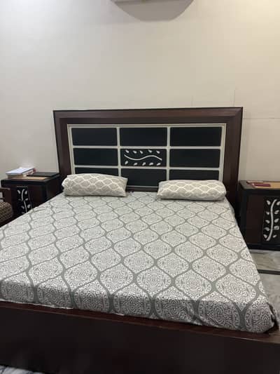 King side bed with 2 side tables