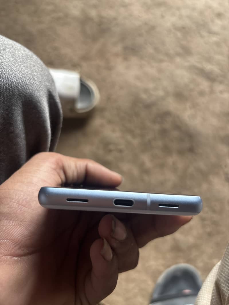 Google pixel 7a 5