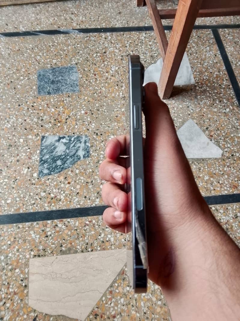 Apple iPhone 13 Pro Max 4