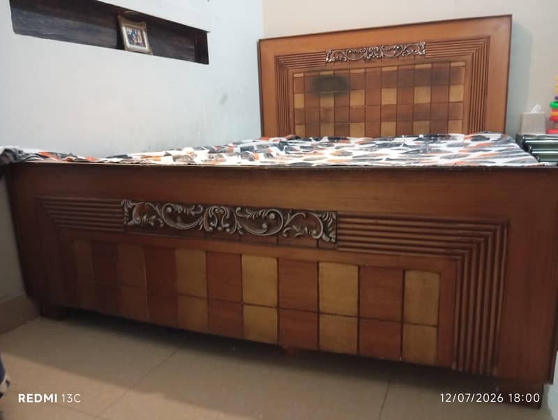 bed with mattres 1