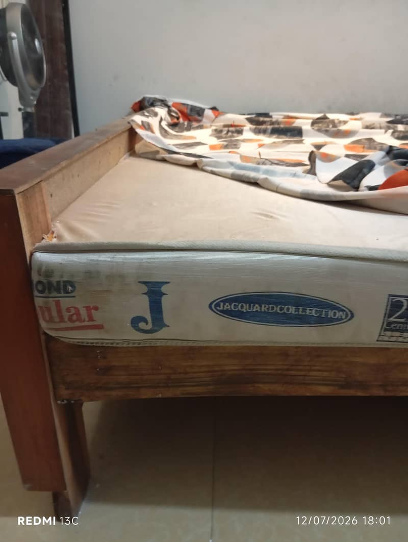 bed with mattres 3