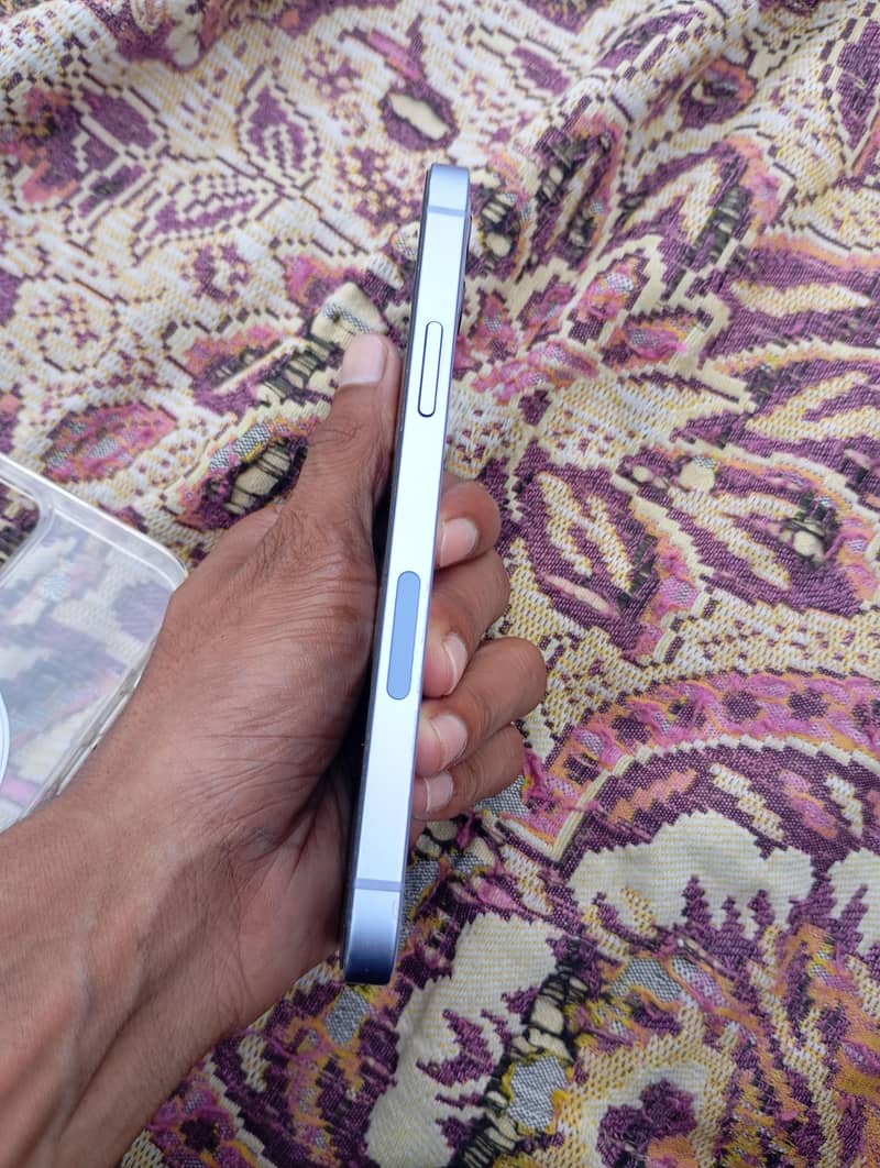 Apple iPhone 12 2