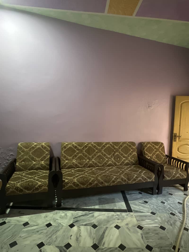 5 seater sofa 0
