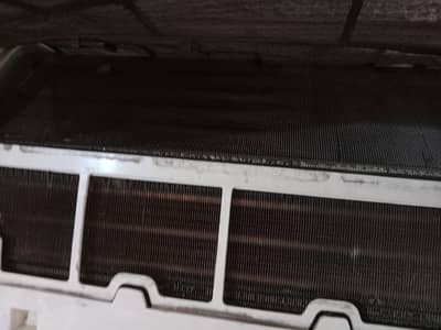 Haier split ac good condition low voltage aprate