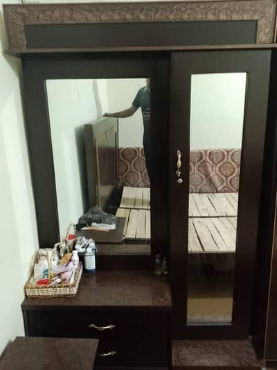 Elegant Dressing Table / سنگھار میز for Sale 