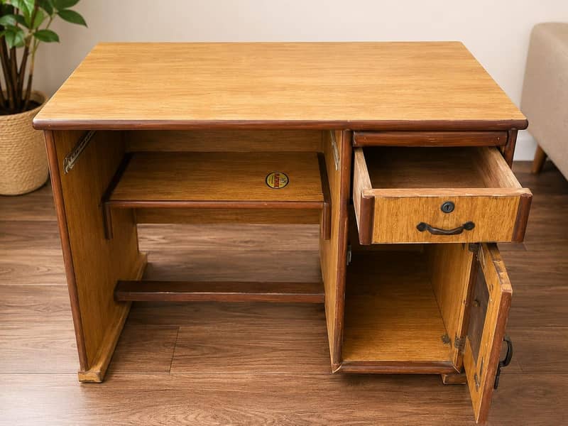 wooden comouter table 1