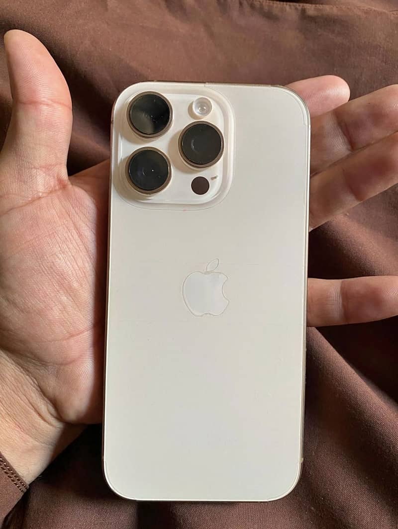 Apple iPhone 16 Pro 2