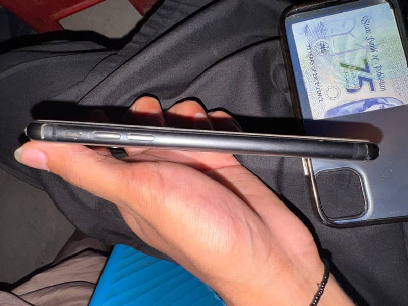 Apple iPhone 11 5