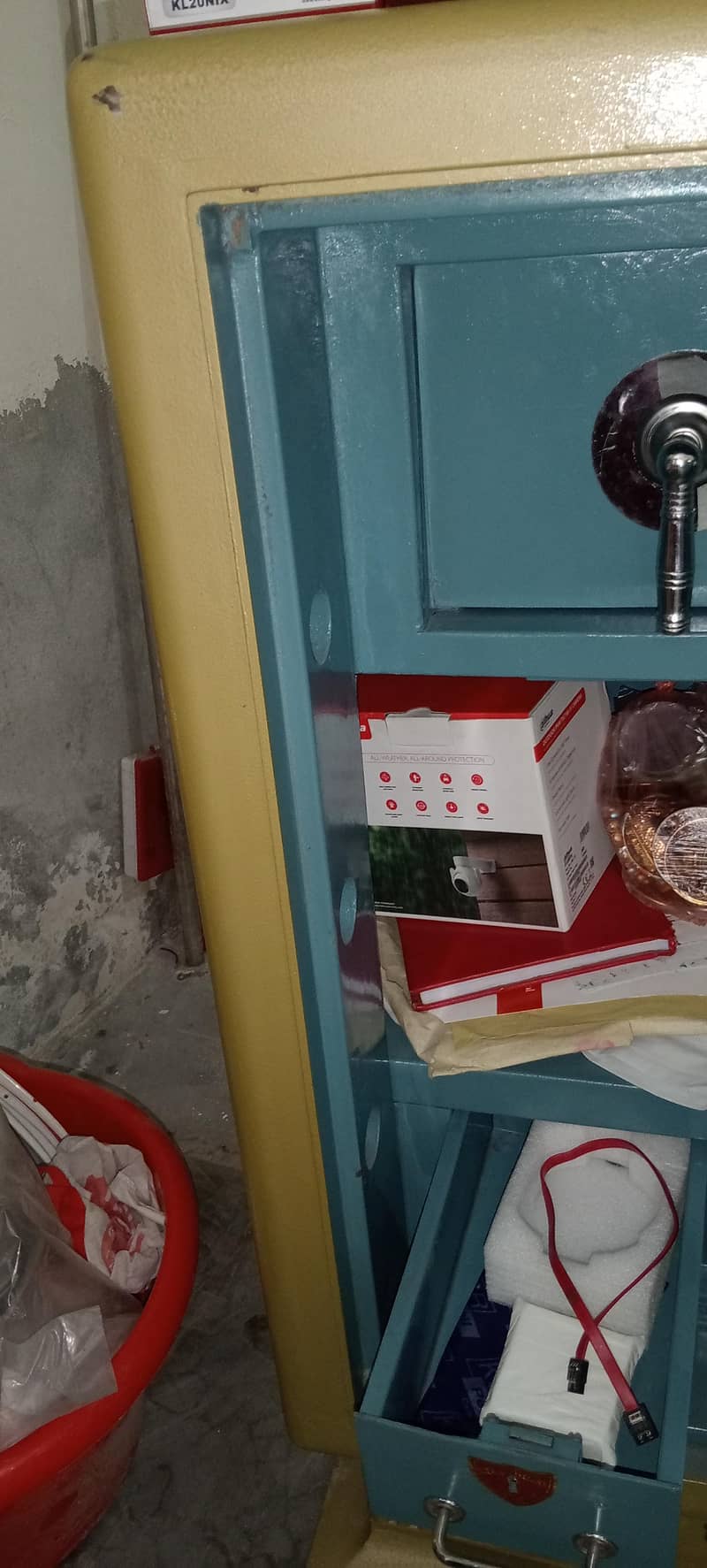 Locker new condition 4