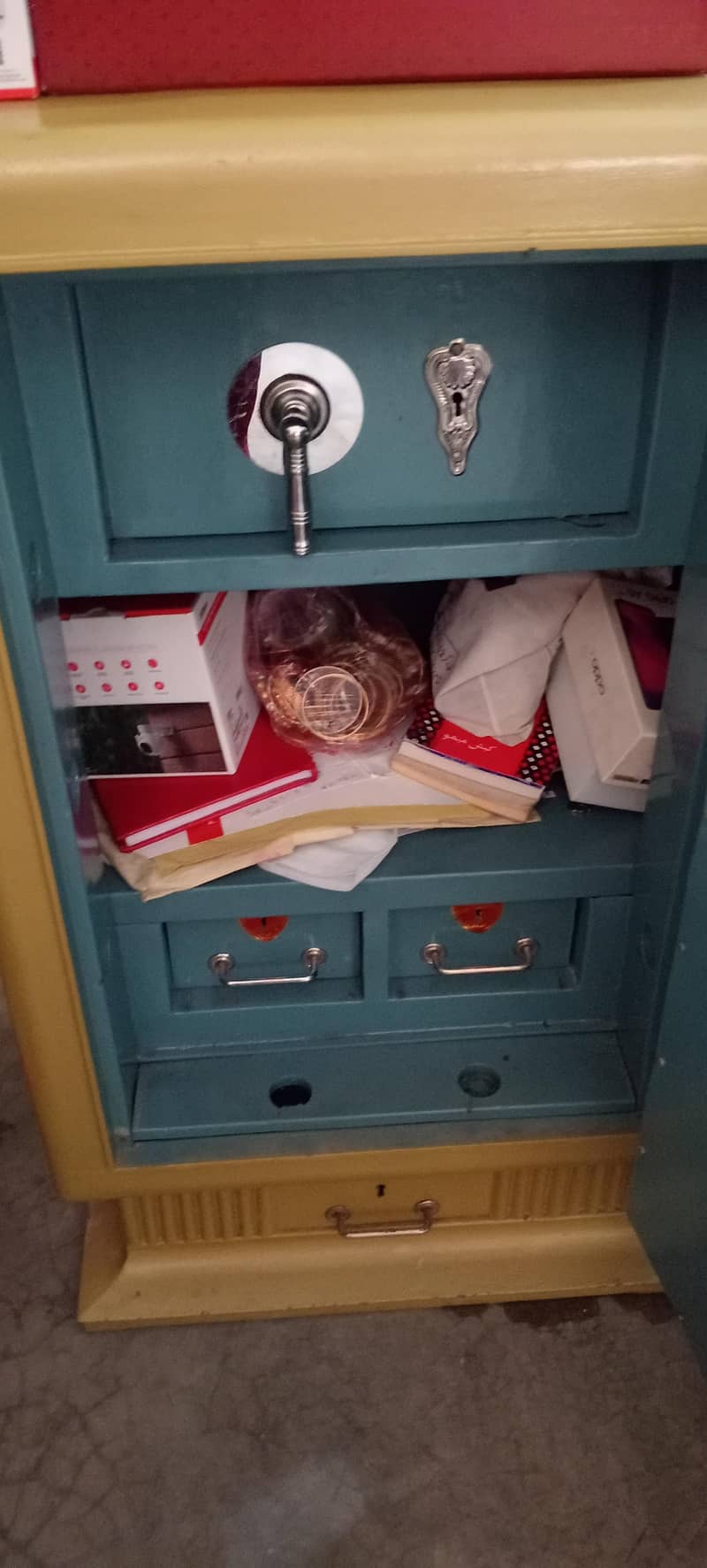 Locker new condition 6