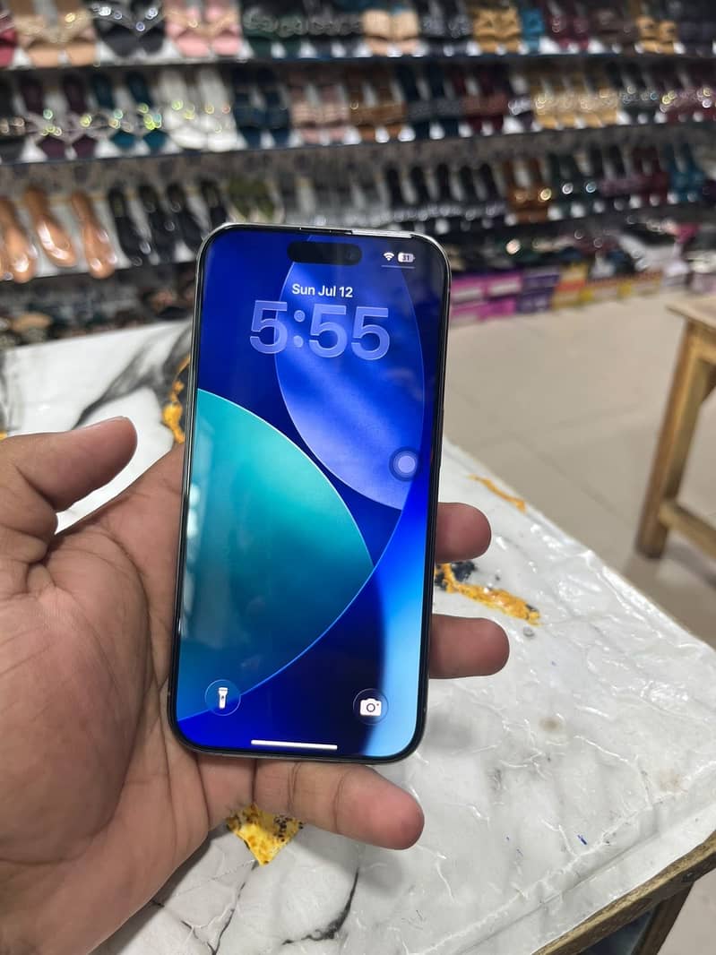 Apple iPhone 15 Pro 6