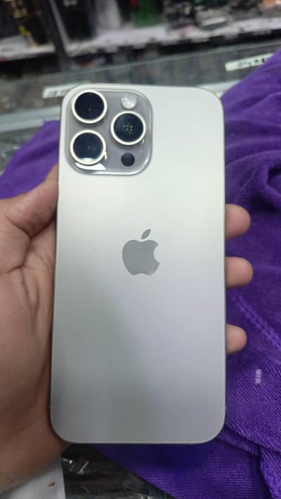 Apple iPhone 16 Pro Max