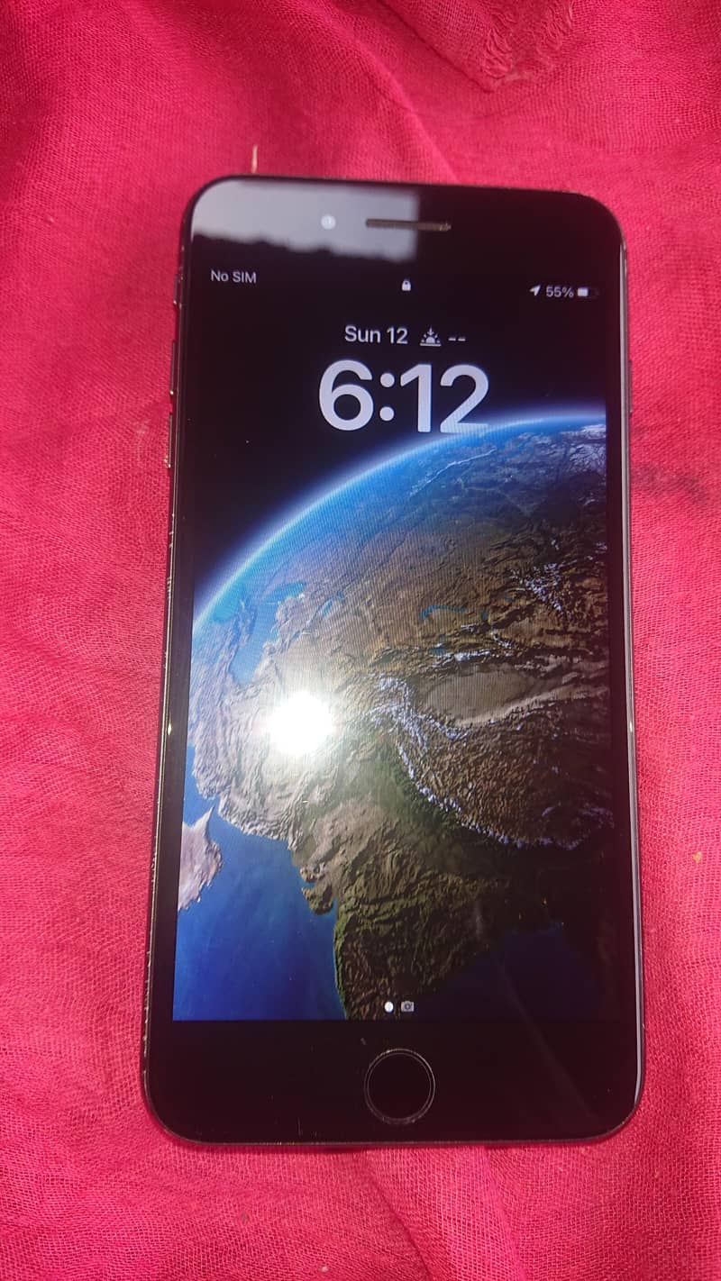 Apple iPhone 8 Plus 1