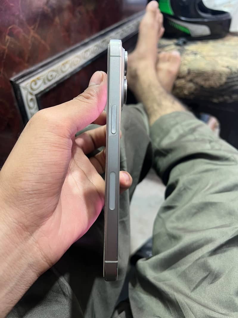 iPhone 15 pro max 0