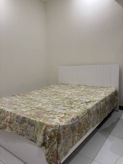 Habbit queen size bed