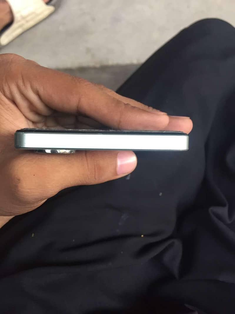 Realme Note 60x 2