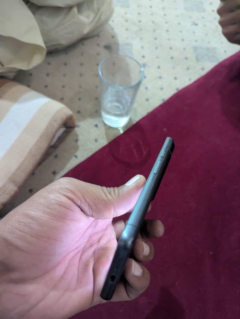 Google Pixel 8 4