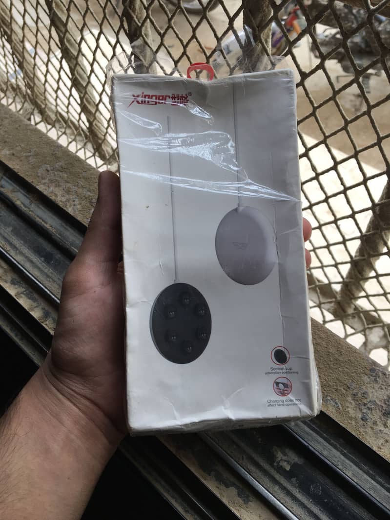Wireless charging iPhone 4