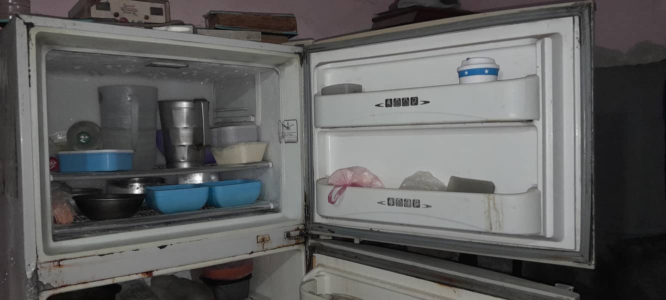 ڈاولنس فل سائز فریج برائے فروخت – بہترین کولنگ، مناسب قیمت 3