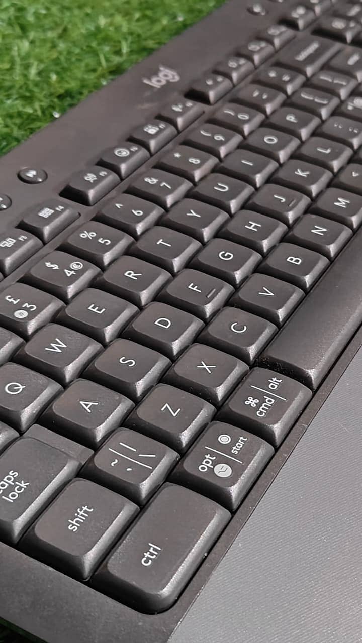 LOGITECH K650 1