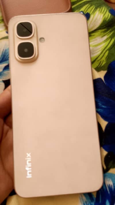 Infinix smart 10 4/64