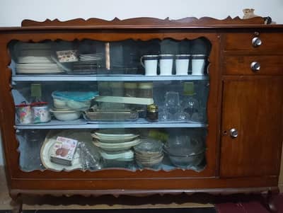 showcase urgently sale due to house shifting
