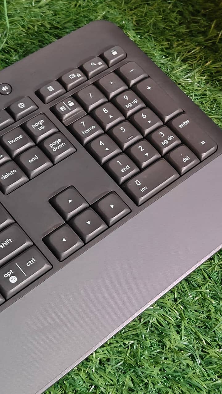 LOGITECH K650 2