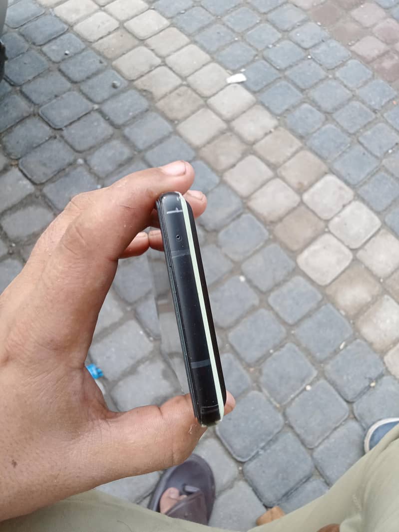 Google Pixel 6 4
