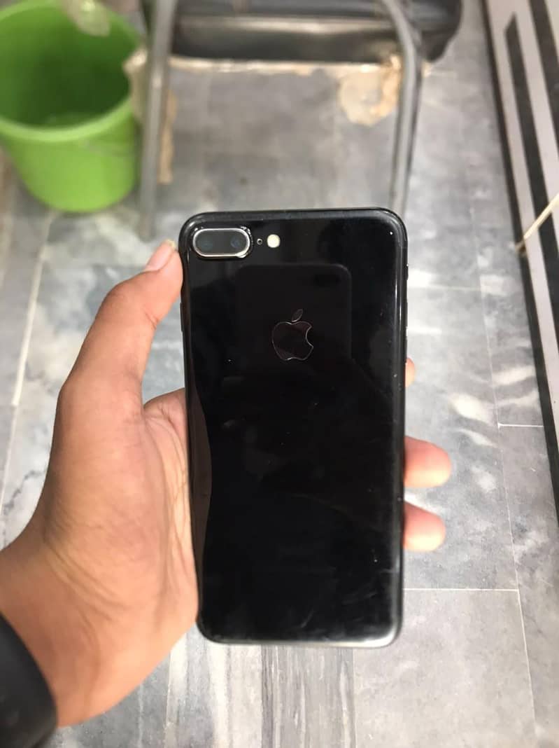 Apple iPhone 7 Plus 2