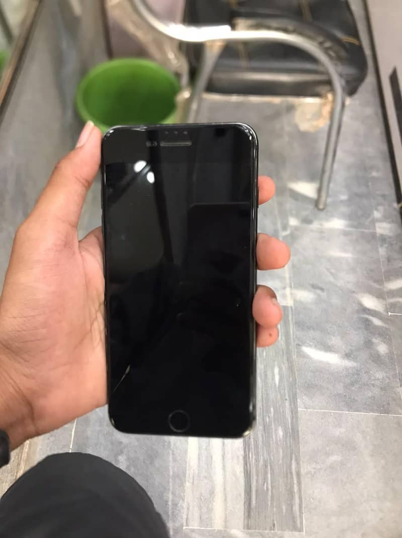 Apple iPhone 7 Plus 3
