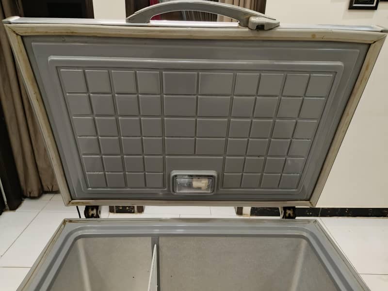 Waves deep freezer 7