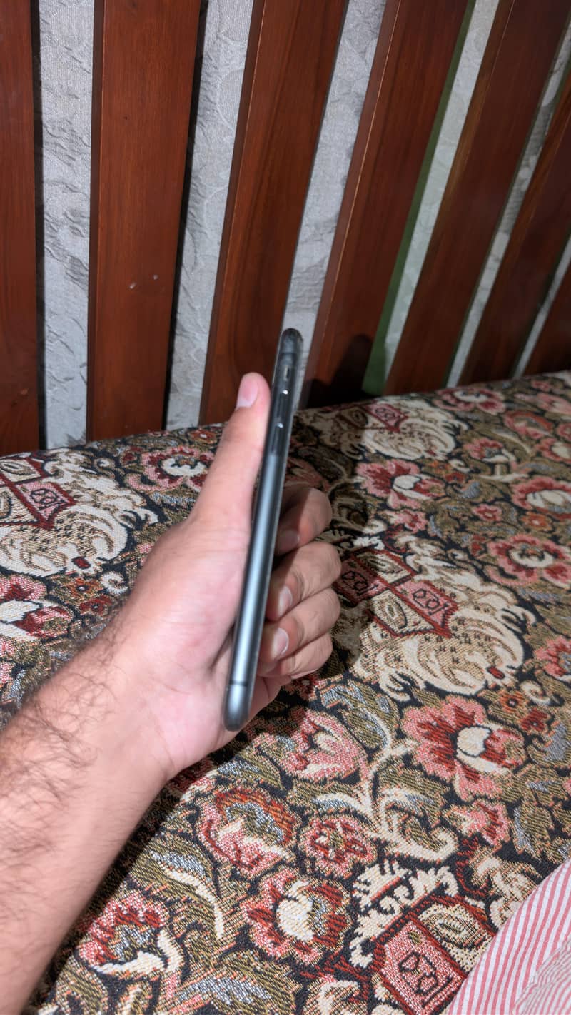 iPhone 11 2