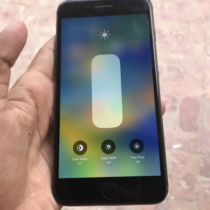Apple iPhone 8 Plus 0