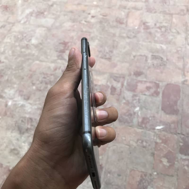 Apple iPhone 8 Plus 3